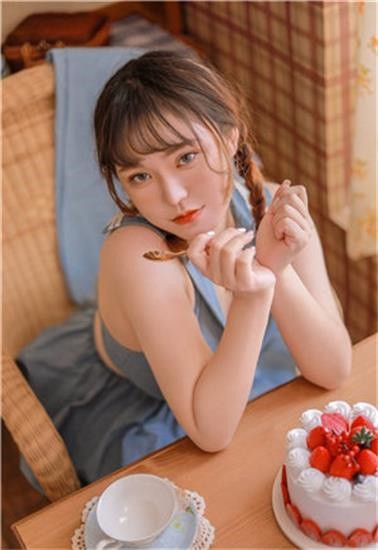 草莓秋葵芭乐绿巨人18岁
